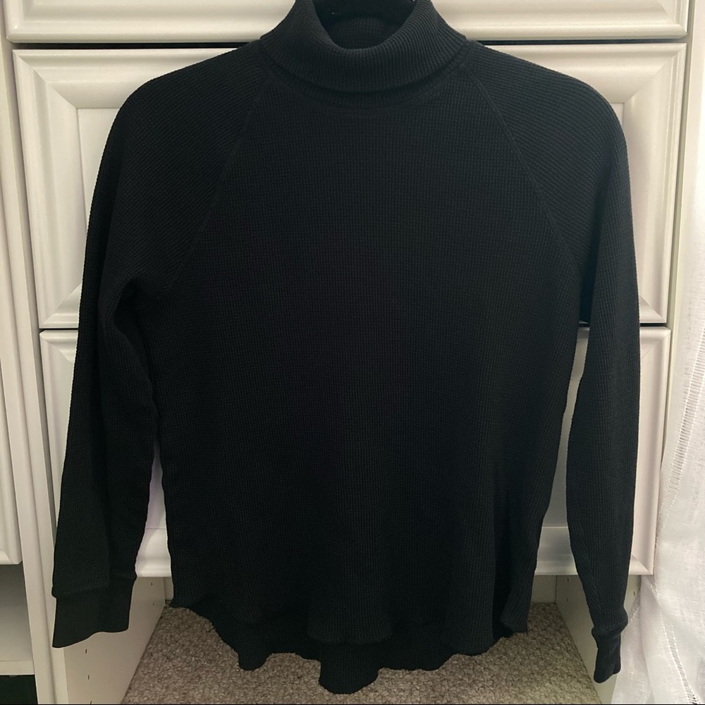 Everlane waffle knit black turtleneck